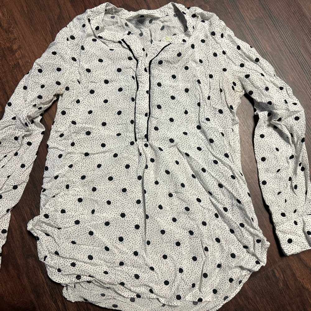 Old Navy White and Black Polka Dot Shirt